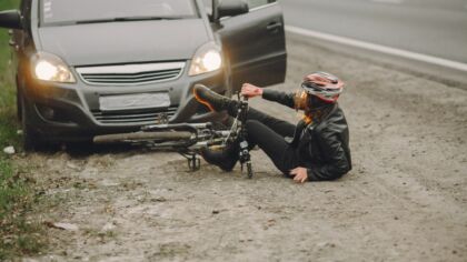 Rowerzysta potrącony na przejściu dla pieszych w Głogowie