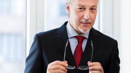 Radosław Kosmalski zrezygnował z pozycji radnego powiatu głogowskiego, pozostając dyrektorem huty
