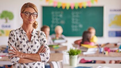 Przedświąteczne awanse nauczycielek w Głogowie – dwie edukatorki zdobywają nowe stopnie zawodowe