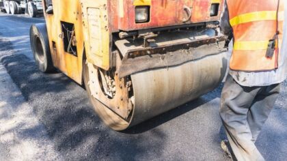 Nowe inwestycje drogowe w Głogowie Małopolskim: Co zmieni się dla kierowców i pieszych?