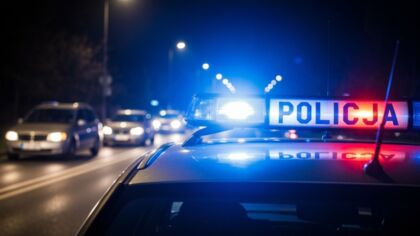 Policjanci z Głogowa promują służbę na Targach Pracy