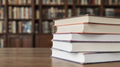 Majowe projekcje filmowe w bibliotece: odkryj fascynujące historie z Arte