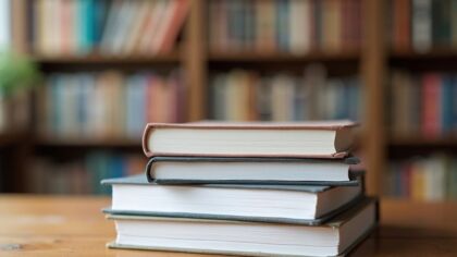 Dzień Głośnego Czytania: Spotkanie z Piotrem Kościelnym w Głogowie